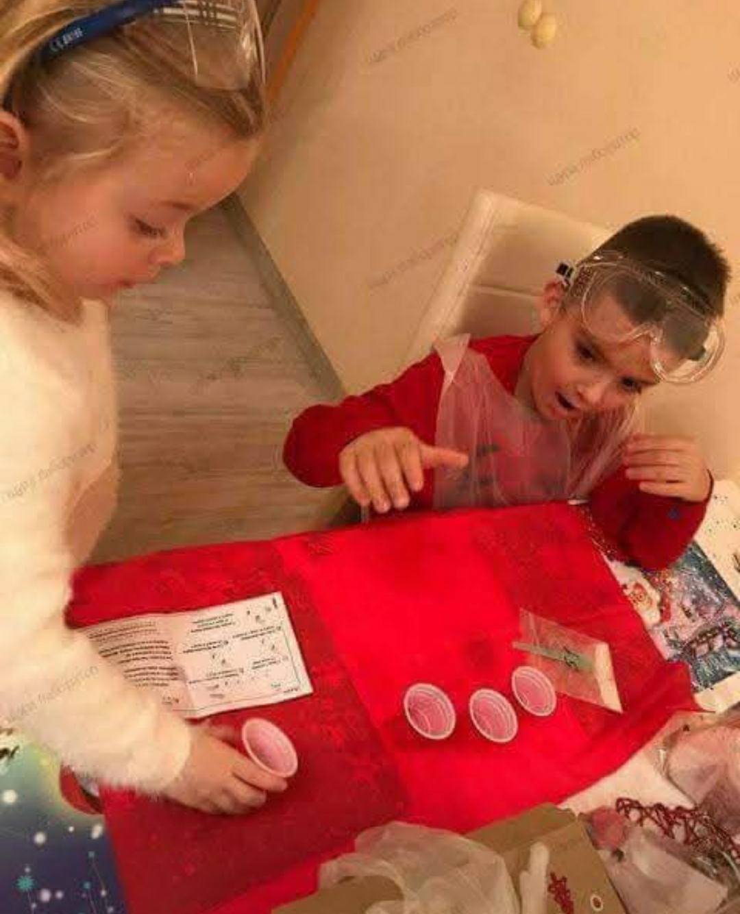 Тайните от лабораторията на Дядо Щур Коледа!